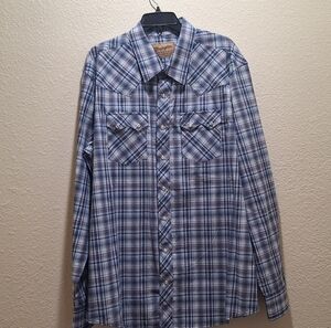 NWOT Wrangler Blue Casual Button Down Shirt Classic Plaid